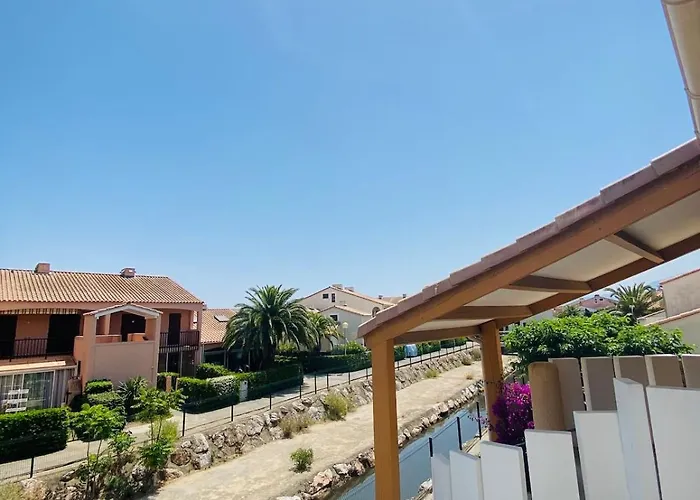 Daire Mezzanine Sur La Lagune Avec Piscine *